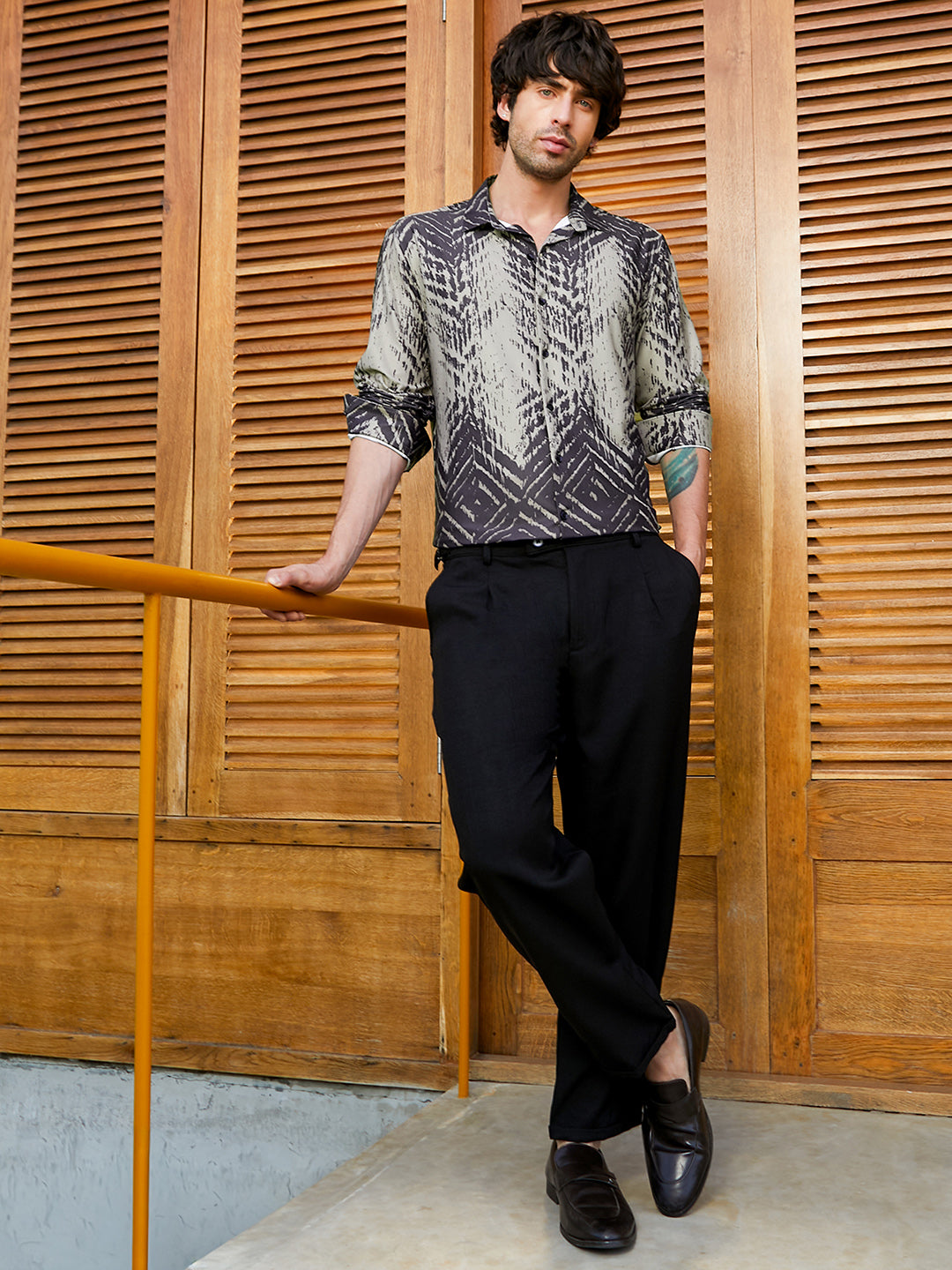 Faded-Chevron Imprint Shirt