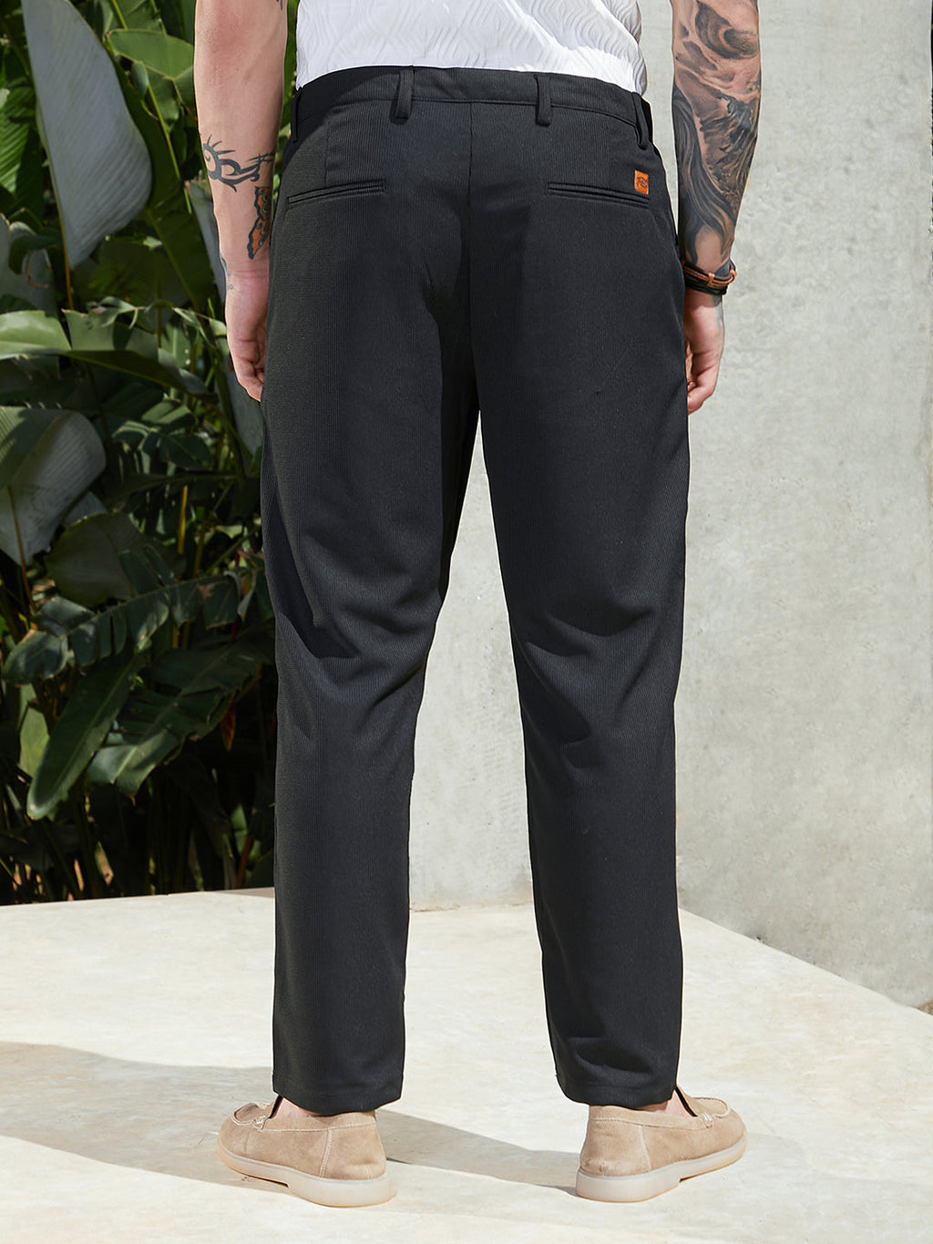 Lightweight - Tactile-Pleated Chino Trousers