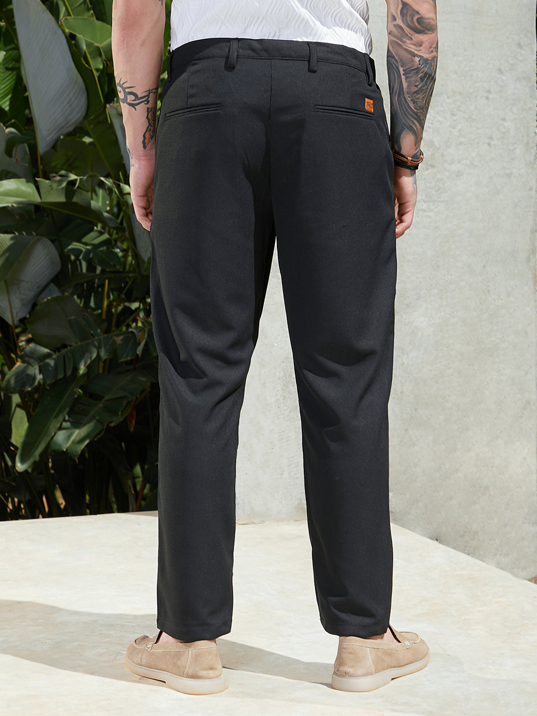 Lightweight - Tactile-Pleated Chino Trousers